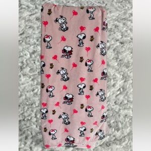 Peanuts Pink Snoopy Heart Blanket